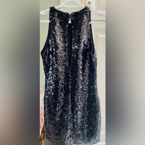 Dynamite Dress - Picture 2 of 3